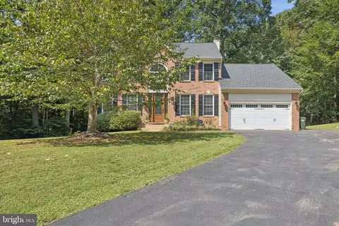 6162 River Forest Dr, Manassas, VA 20112