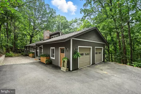 2919 Jackson Dr, Haymarket, VA 20169