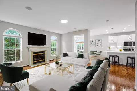 8954 Hanson Grove Ct, Manassas, VA 20109