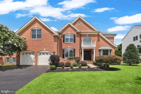 5008 Desert Forest Ct, Haymarket, VA 20169
