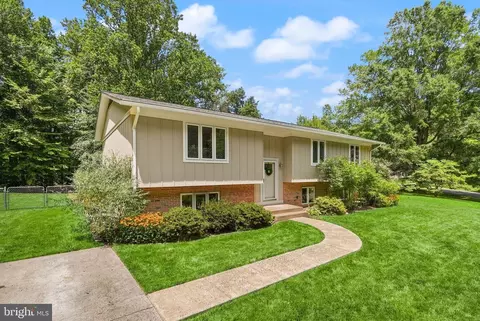 7251 Ridgeway Dr, Manassas, VA 20112