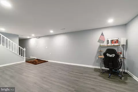 Entry Way - 3867 Oriole Ct, Dumfries, VA 22025 photo 10 of 13