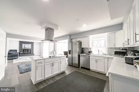 Kitchen - 3867 Oriole Ct, Dumfries, VA 22025 photo 2 of 7