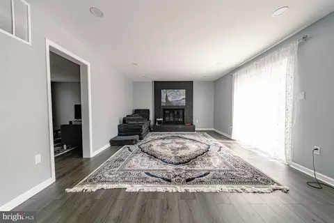 Living - 3867 Oriole Ct, Dumfries, VA 22025 photo 3 of 4