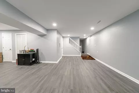 Entry Way - 3867 Oriole Ct, Dumfries, VA 22025 photo 9 of 13