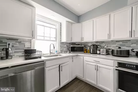 Kitchen - 3867 Oriole Ct, Dumfries, VA 22025 photo 4 of 7