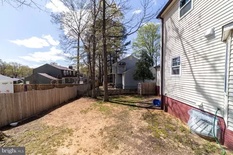Exterior - 3867 Oriole Ct, Dumfries, VA 22025 photo 5 of 6