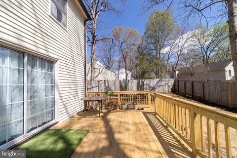 Exterior - 3867 Oriole Ct, Dumfries, VA 22025 photo 4 of 6