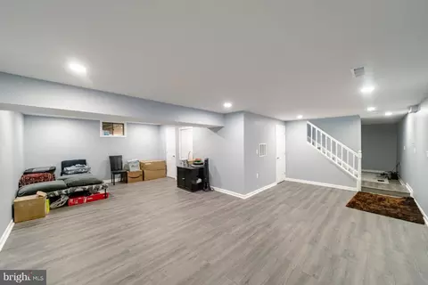 Entry Way - 3867 Oriole Ct, Dumfries, VA 22025 photo 8 of 13