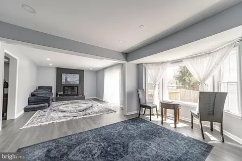 Living - 3867 Oriole Ct, Dumfries, VA 22025 photo 4 of 4