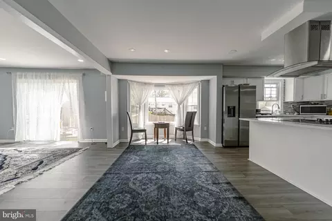 Entry Way - 3867 Oriole Ct, Dumfries, VA 22025 photo 6 of 13