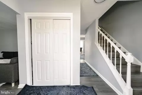 Entry Way - 3867 Oriole Ct, Dumfries, VA 22025 photo 1 of 13