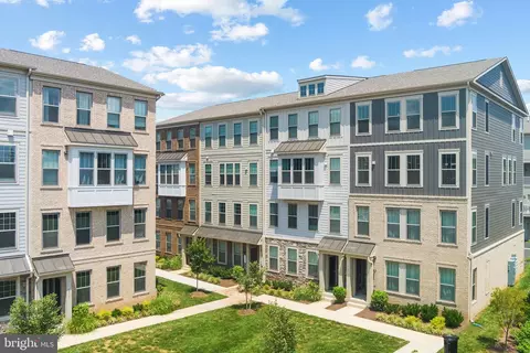 501 Tassita Ln #B, Manassas, VA 20111