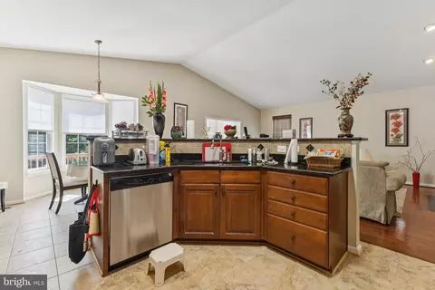 16076 Dancing Leaf Pl, Dumfries, VA 22025 photo 12