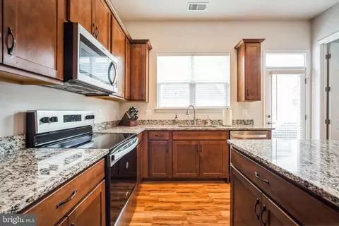 Kitchen - 9348 Crestview Ridge Dr, Bristow, VA 20136 photo 3 of 3