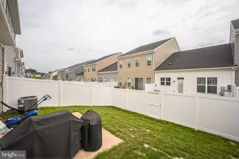 Exterior - 9348 Crestview Ridge Dr, Bristow, VA 20136 photo 3 of 3