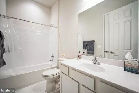 Entry Way - 9348 Crestview Ridge Dr, Bristow, VA 20136 photo 7 of 8