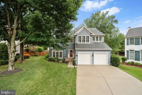 13204 Windy Leaf Ct, Woodbridge, VA 22192