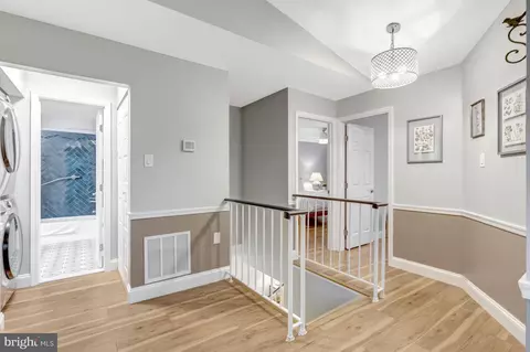 Entry Way - 7501 Belle Grae Dr, Manassas, VA 20109 photo 5 of 8