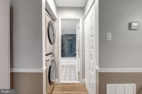 Entry Way - 7501 Belle Grae Dr, Manassas, VA 20109 photo 7 of 8