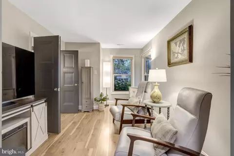 Entry Way - 7501 Belle Grae Dr, Manassas, VA 20109 photo 2 of 8