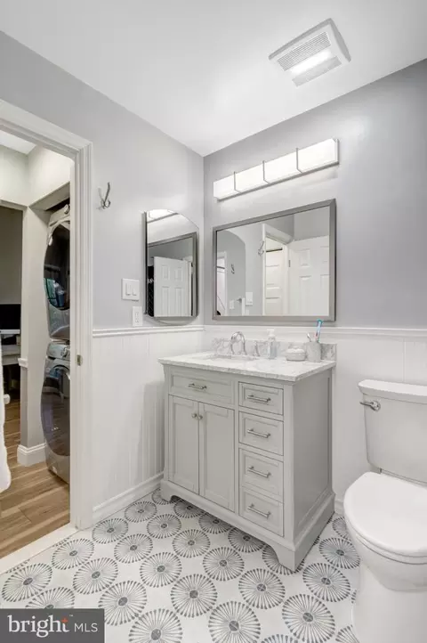 Bath - 7501 Belle Grae Dr, Manassas, VA 20109 photo 7 of 7