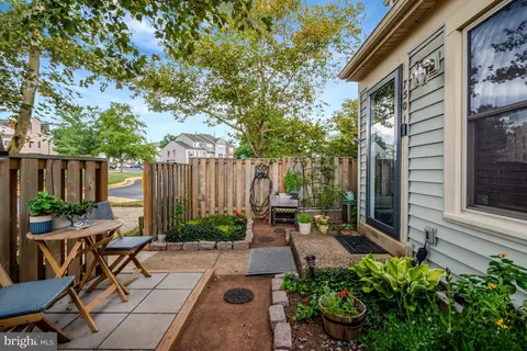 Exterior - 7501 Belle Grae Dr, Manassas, VA 20109 photo 6 of 6