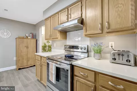 Kitchen - 7501 Belle Grae Dr, Manassas, VA 20109 photo 4 of 4