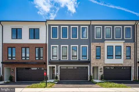 647 Angelfish Way, Woodbridge, VA 22191