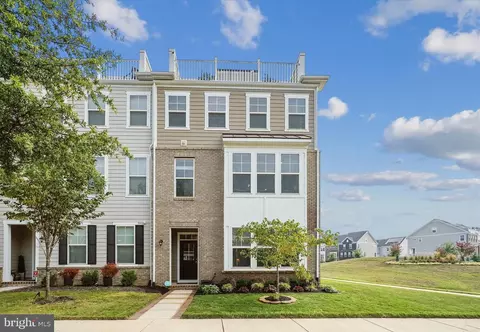1522 Meadowlark Glen Rd, Dumfries, VA 22026