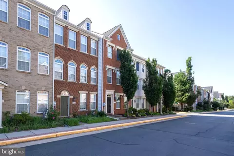 7015 Little Thames Dr, Gainesville, VA 20155
