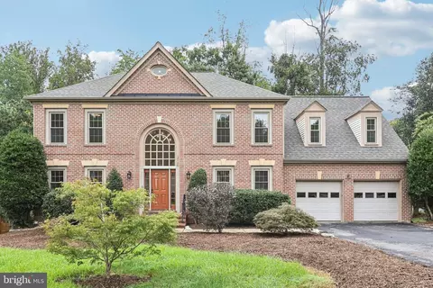 12720 Knightsbridge Dr, Woodbridge, VA 22192