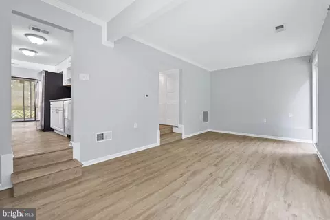 2573 Paxton St, Woodbridge, VA 22192