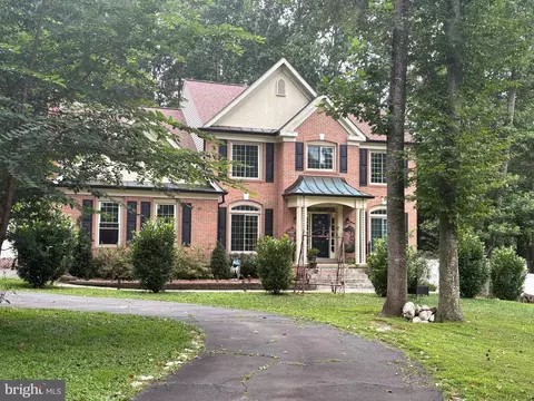 13760 Holly Forest Dr, Manassas, VA 20112