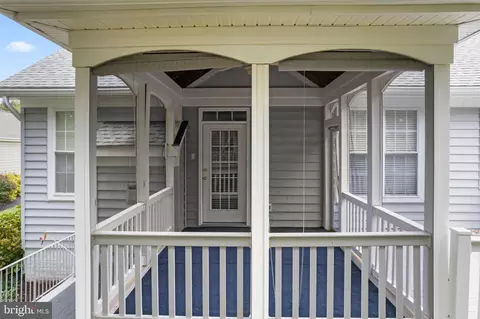 Exterior - 13879 Crabtree Way, Gainesville, VA 20155 photo 9 of 12