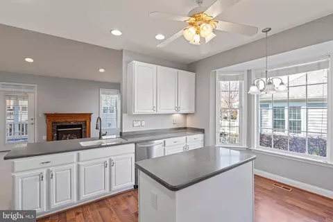 Kitchen - 13879 Crabtree Way, Gainesville, VA 20155 photo 2 of 7
