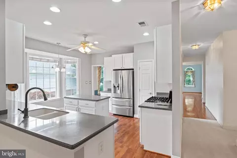 Kitchen - 13879 Crabtree Way, Gainesville, VA 20155 photo 6 of 7