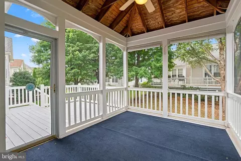 Exterior - 13879 Crabtree Way, Gainesville, VA 20155 photo 5 of 12
