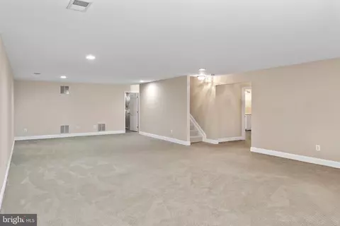 Living - 13879 Crabtree Way, Gainesville, VA 20155 photo 9 of 10