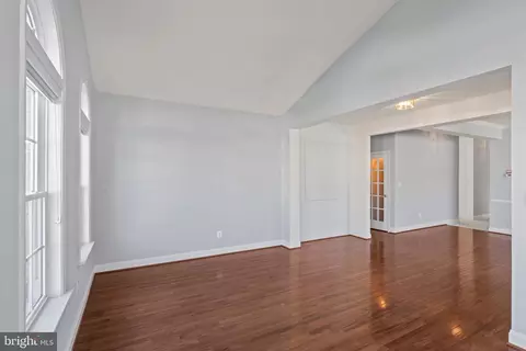 Living - 13879 Crabtree Way, Gainesville, VA 20155 photo 3 of 10