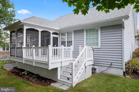 Exterior - 13879 Crabtree Way, Gainesville, VA 20155 photo 8 of 12