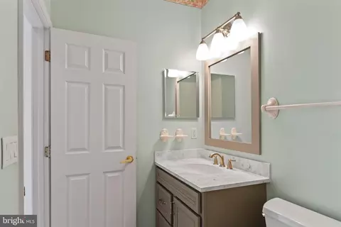 Bath - 13879 Crabtree Way, Gainesville, VA 20155 photo 4 of 5