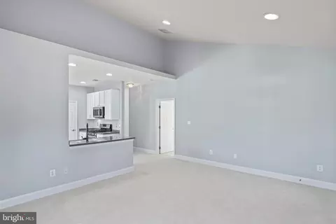 Living - 13879 Crabtree Way, Gainesville, VA 20155 photo 6 of 10
