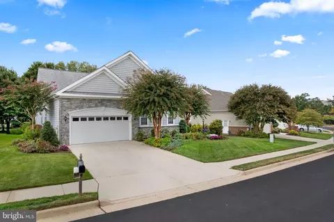 Exterior - 13879 Crabtree Way, Gainesville, VA 20155 photo 3 of 12