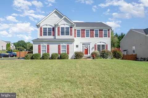 5917 Moonbeam Dr, Woodbridge, VA 22193