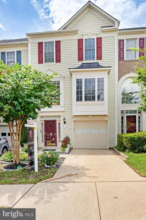 14220 Madrigal Dr, Woodbridge, VA 22193