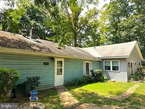4502 Forestburg Ln, Triangle, VA 22172