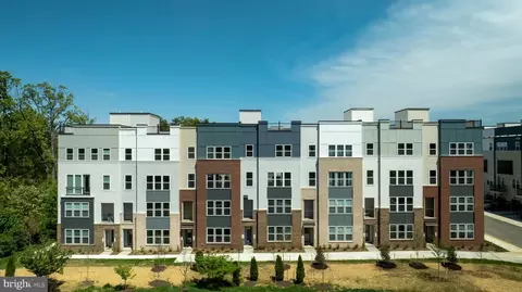 2642 Neabsco Common Pl, Woodbridge, VA 22191