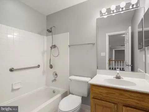 Bath - 10940 Meanderview Ct, Manassas, VA 20111 photo 5 of 5
