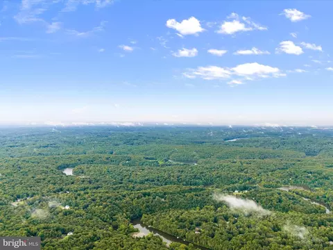 View/Area - 10940 Meanderview Ct, Manassas, VA 20111 photo 6 of 7